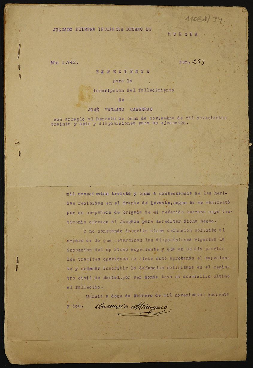 Expediente nº 253/1942 del Juzgado de Primera Instancia de Murcia para la inscripción en el Registro Civil por la defunción en el frente de José Manzano Carreras.
